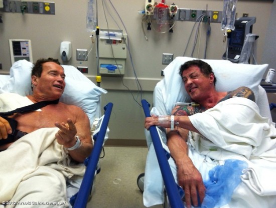 Arnold Schwarzenegger und Sylvester Stallone im Krankenhaus